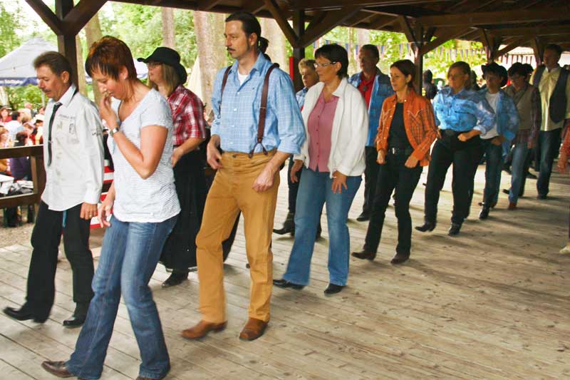 Grossansicht in neuem Fenster: Line Dance